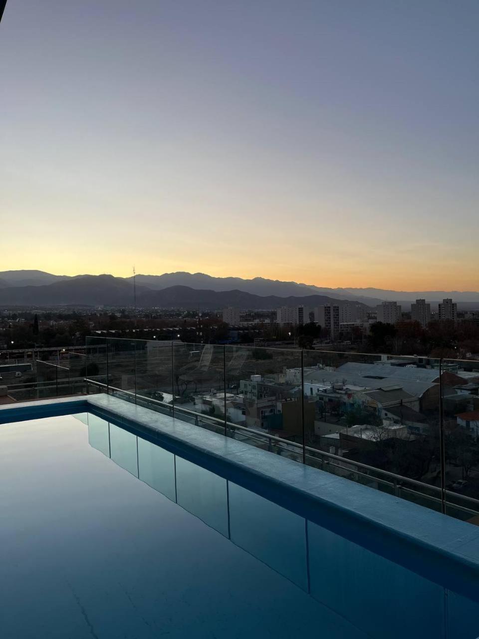 Apartamento Centrico Con Las Mejores Vistas De Mendoza Extérieur photo