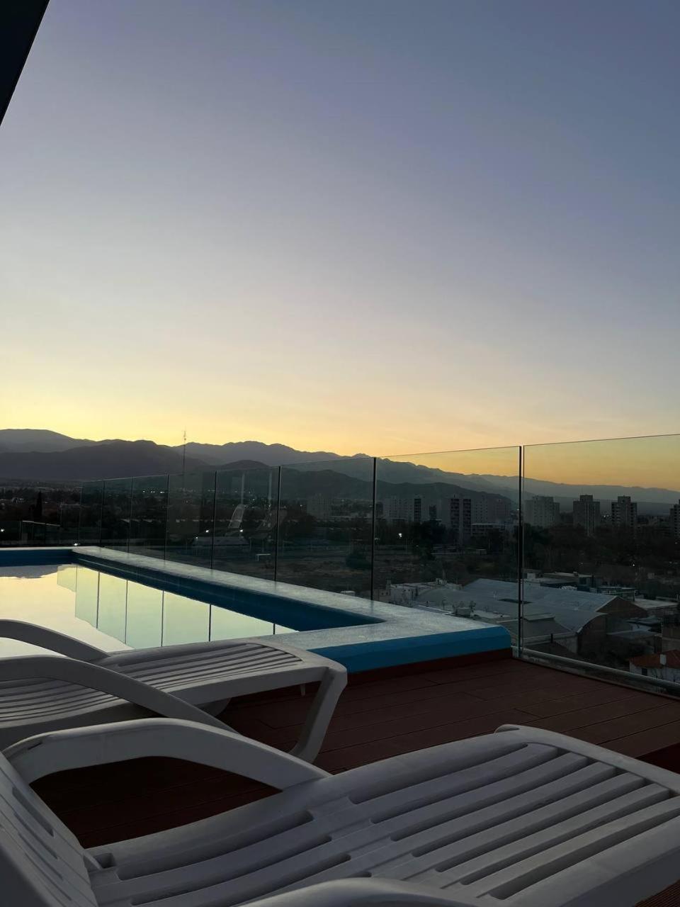 Apartamento Centrico Con Las Mejores Vistas De Mendoza Extérieur photo
